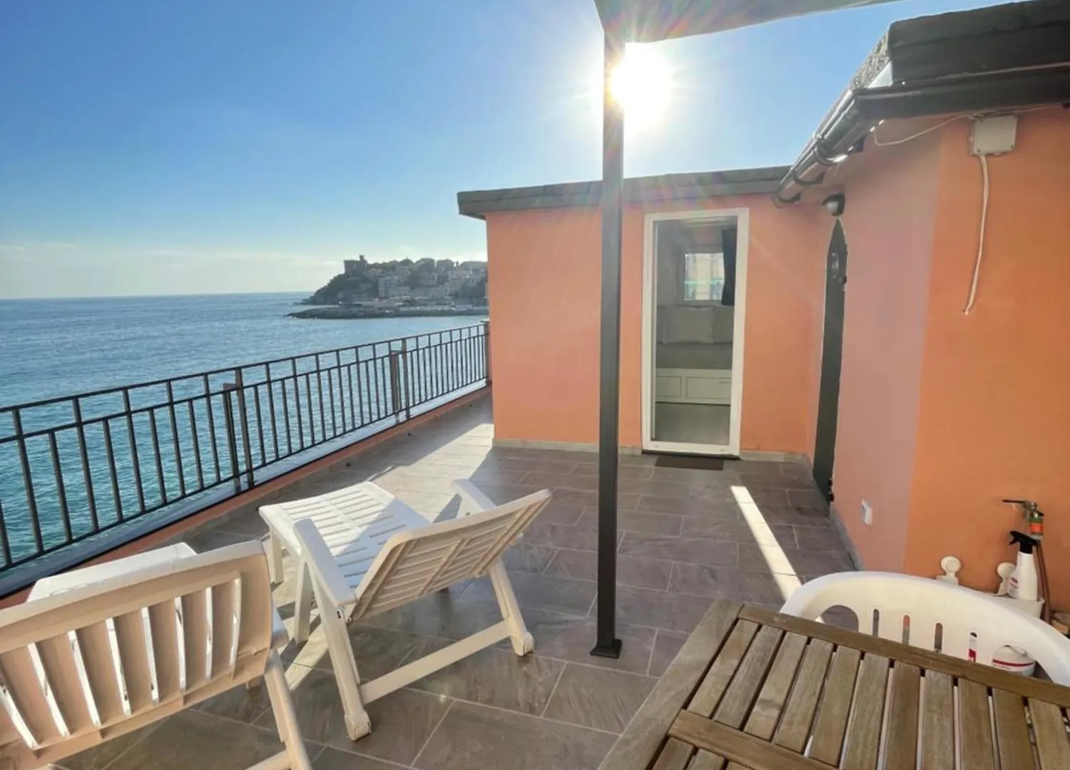 Comodissimo Gaslini E Mare Genova Italia